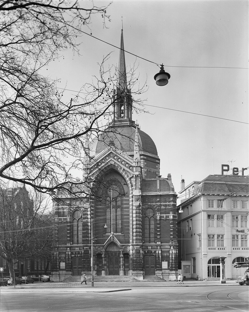Koepelkerk in Amsterdam, kerk voor een afscheid of uitvaart