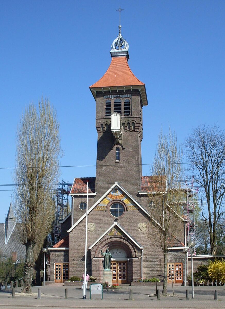Sint Petrus' Banden in Diemen, kerk voor een afscheid of uitvaart