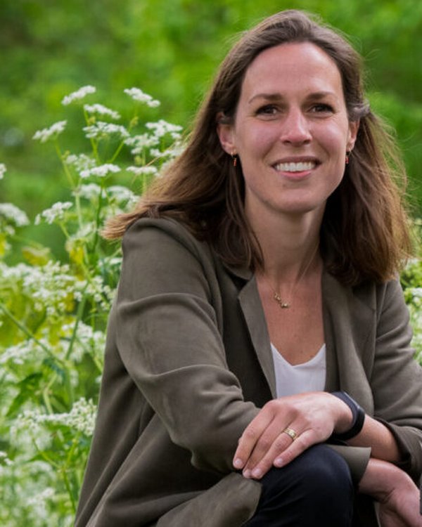 Maike van Afuitex, thanatopracteur