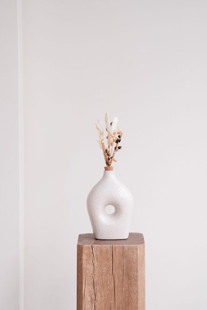 Sterrenvaas Moonlight Heart van Made by Gem in beige gespikkeld keramiek met een opening