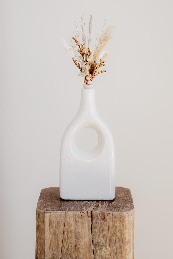 Glanzende Sterrenvaas Silent Bloom van Made by Gem met een ronde opening