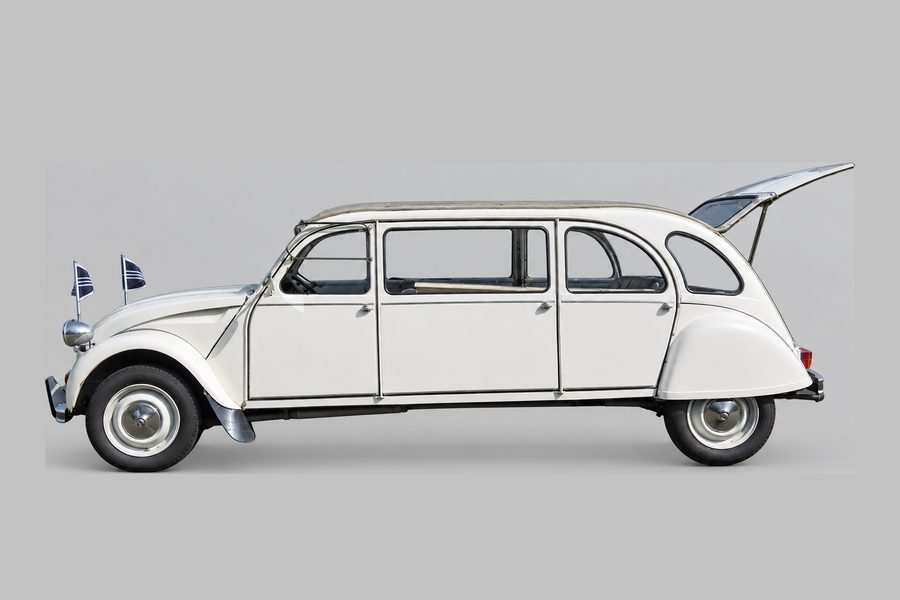 Citroën 2CV, bijzonder, rouwvervoer bij een uitvaart