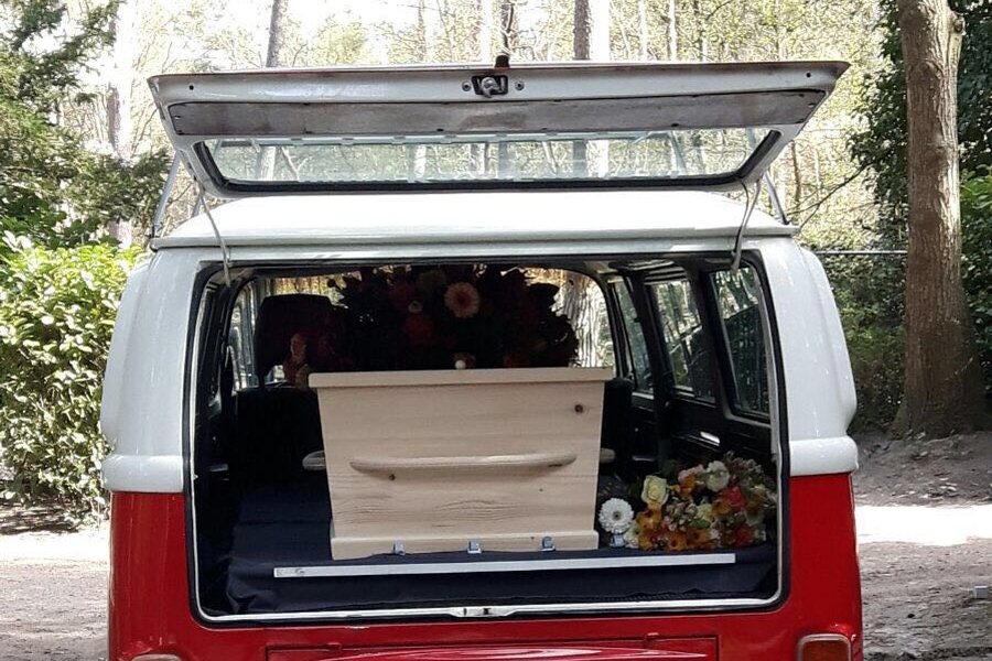 In een Volkswagen-busje